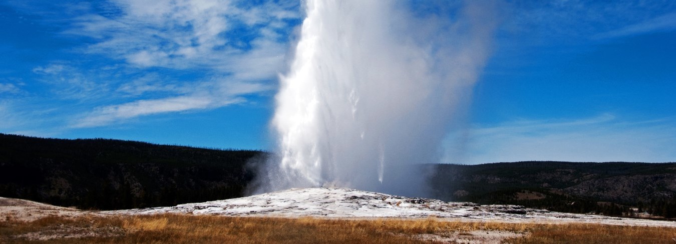 WY, Yellowstone NP, Old Faithful Geyser